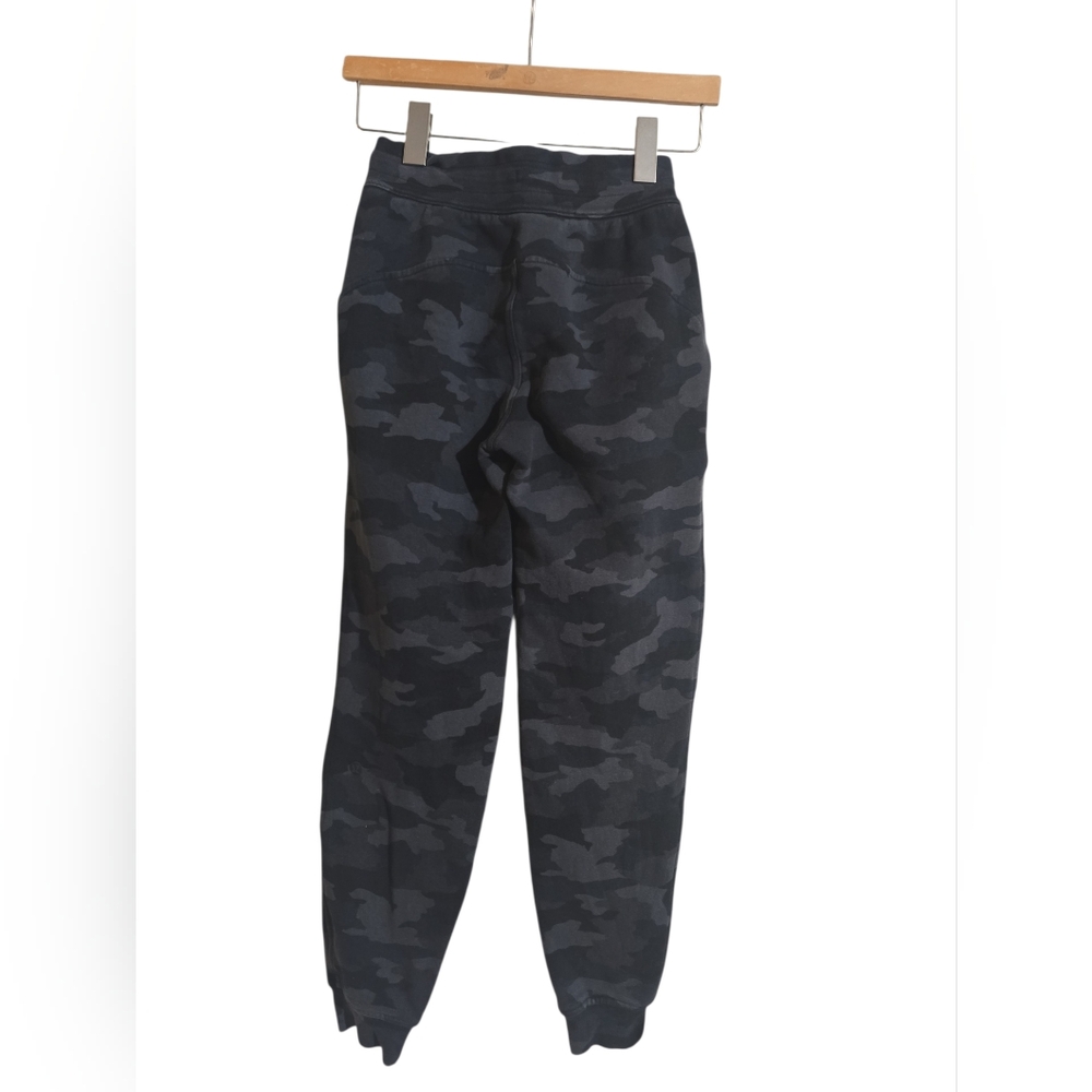 #266. Lululemon Athletica Scuba High-rise Jogger Fleece 28" - Picture 7 of 11
